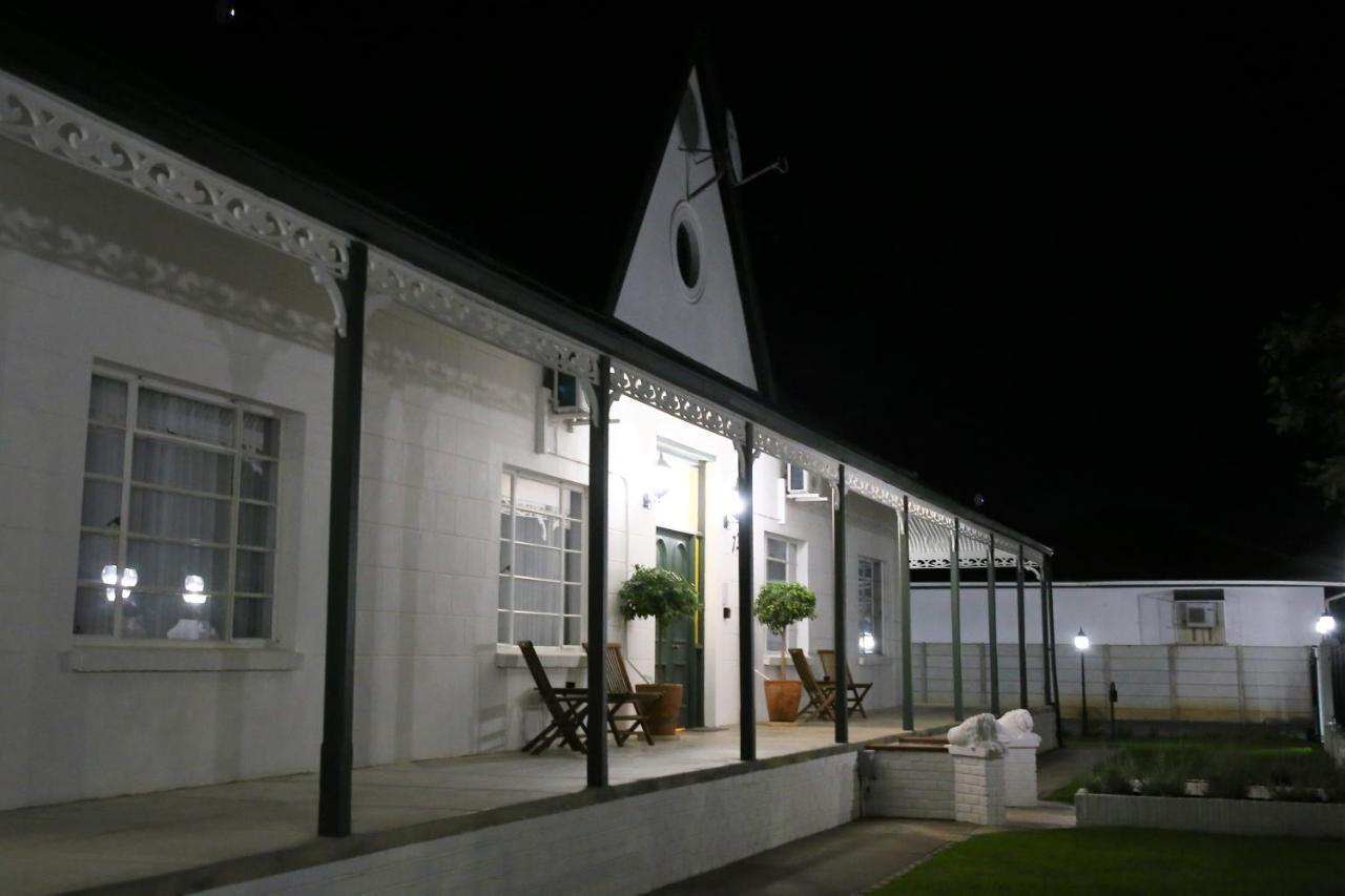 Victorian Square Guesthouse Храфф-Рейнет Экстерьер фото