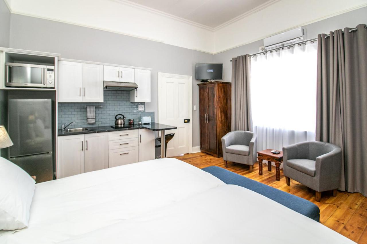 Victorian Square Guesthouse Храфф-Рейнет Экстерьер фото